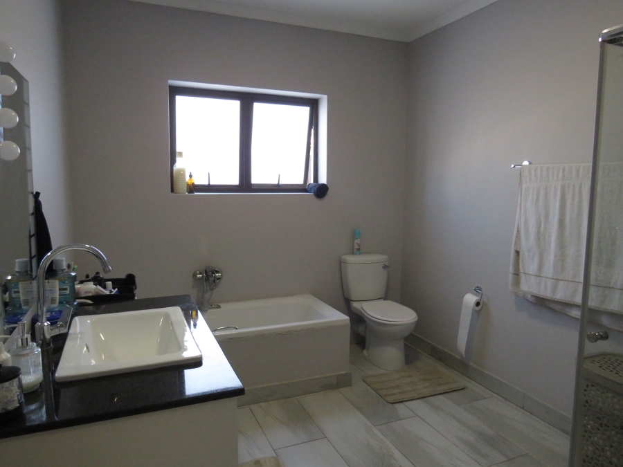 3 Bedroom Property for Sale in Emerald Heights Eastern Cape